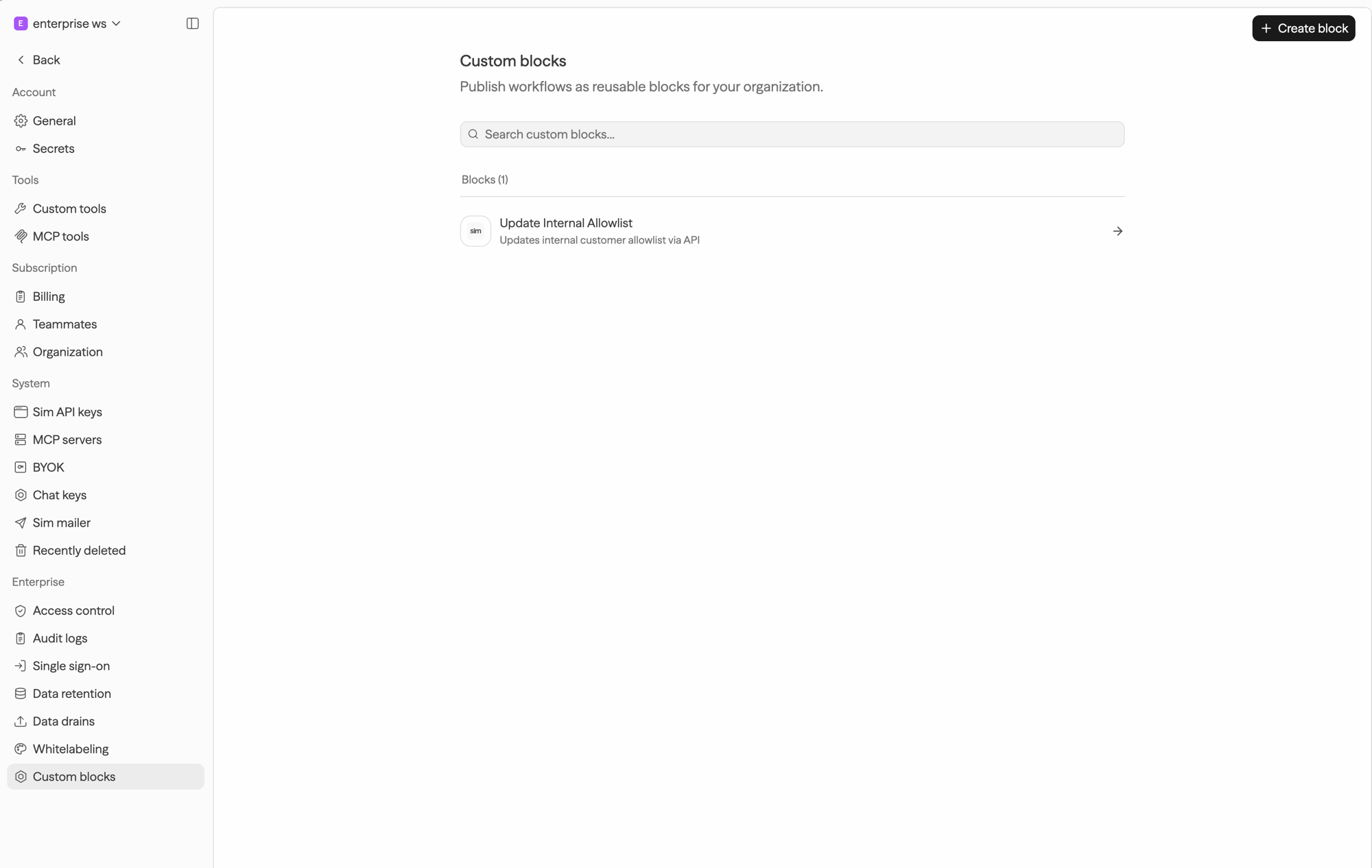 Página de settings de Custom blocks listando um bloco publicado com ícone, nome e descrição, com um botão Create block no header